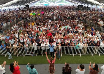 La presidenta Claudia Sheinbaum anuncia inversión histórica de más de 10 mil mdp para carreteras