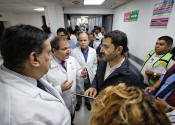 Atiende ISSSTE a 32 personas por explosión e incendio en Iztapalapa; una falleció: Martí Batres