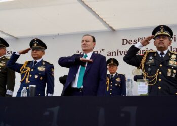 Conmemora Alfonso Durazo el 215 aniversario de la Independencia de México con desfile cívico-militar