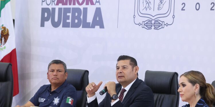 Genera gobierno de Puebla «confianza» con alarmas vecinales