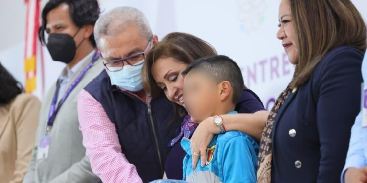 Invierte gobierno estatal 18 mdp en uniformes para educación básica y bachillerato