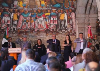 Autoridades conmemoran el CCIV aniversario de la consumación de la independencia