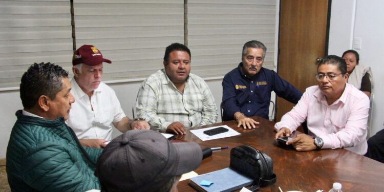 Francisco Rodríguez se reúne con integrantes del Frente de Defensa Popular de la Montaña para darle seguimiento a sus peticiones