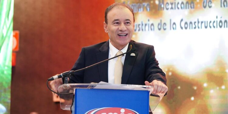 Reconocen empresarios liderazgo de Gobernador Durazo en obras estratégicas durante reunión nacional del sector