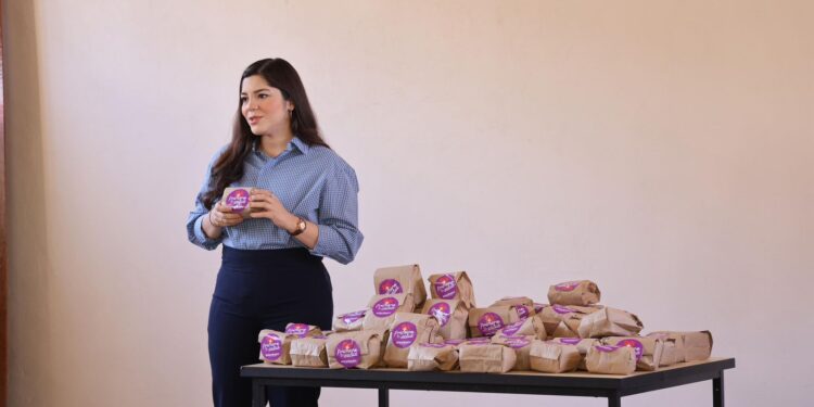 La diputada Amairany Peña y la doctora Claret Ruiz impulsan jornada de donación de toallas sanitarias en Miguel Alemán