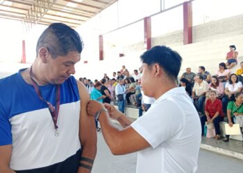 Refuerzan acciones de vacunación en la región Norte de Guerrero con trabajo interinstitucional