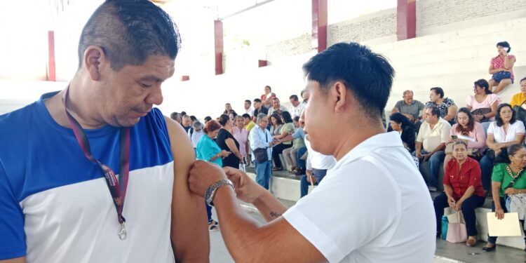 Refuerzan acciones de vacunación en la región Norte de Guerrero con trabajo interinstitucional