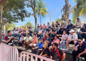 Secretaría de Salud capacita a más de 200 comerciantes para garantizar seguridad sanitaria en la Feria de Colima