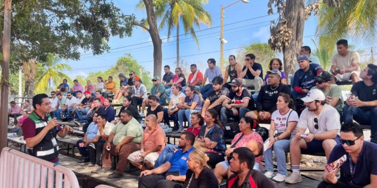 Secretaría de Salud capacita a más de 200 comerciantes para garantizar seguridad sanitaria en la Feria de Colima