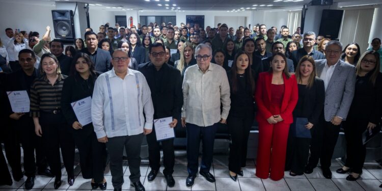 Trabajo coordinado para fortalecer impartición de justicia, exhorta Gobernador Rocha a nuevos Peritos, Agentes de Investigación y Ministerios Públicos