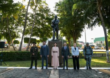 Encabeza secretaria de las mujeres el 152 aniversario del natalicio de Francisco I. Madero