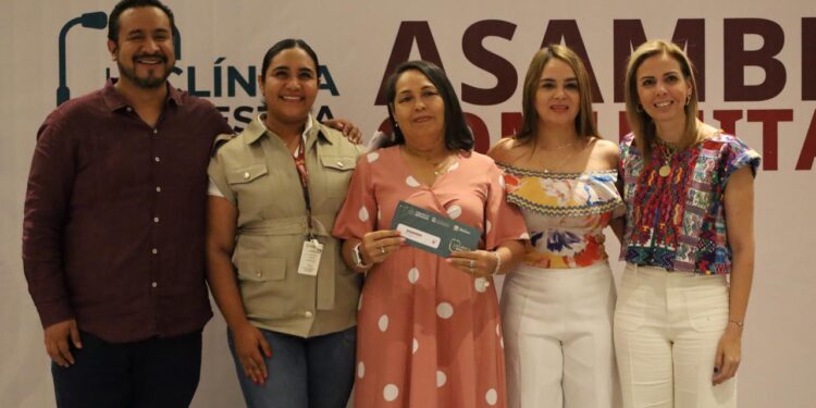 Entregan tarjetas de ‘La Clínica es Nuestra’ para mejorar Servicios de Salud en Colima
