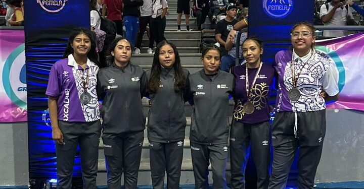 Selección tlaxcalteca de luchas asociadas conquista 10 medallas en el Grand Prix Nacional