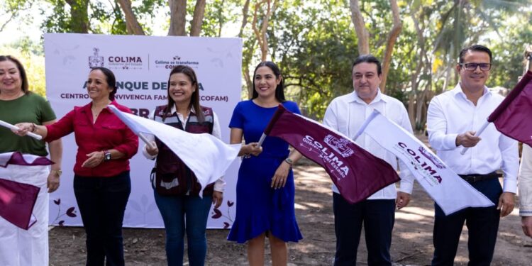 Indira Vizcaíno da banderazo de inicio a construcción del Cecofam, en Parque Regional de Colima