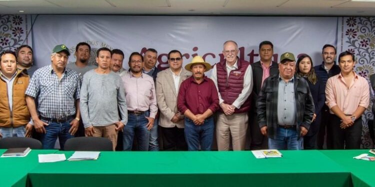 Diálogo con acuerdos a favor de productores del campo tlaxcalteca