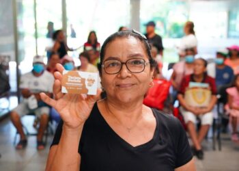 Más de 20 mil adultos mayores ya disfrutan los beneficios de la Tarjeta Dorada