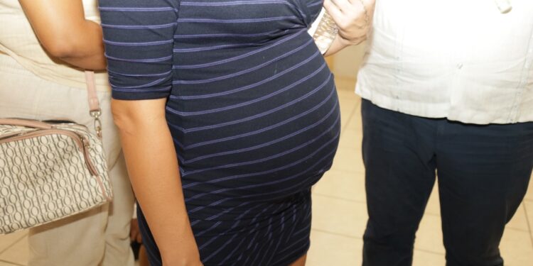 Salud Colima advierte sobre complicaciones por embarazos de riesgo alto