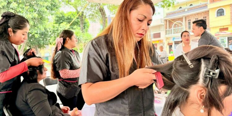Invita Icatlax a jornada de servicios de belleza en el jardín Botánico de Tizatlán
