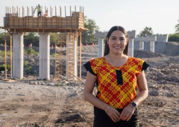 La gobernadora Indira Vizcaíno supervisó avance del 19% en la construcción del puente ‘El Chical’