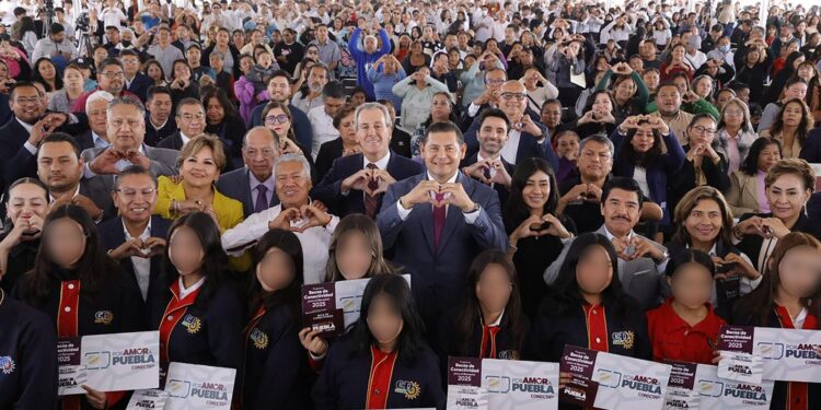 Puebla fortalece educación digital con 79 mil Becas de Conectividad en 2025