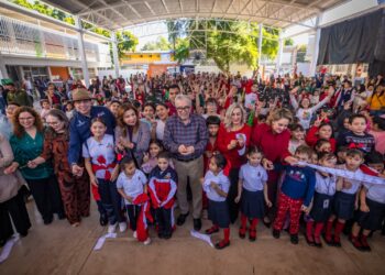 Los niños y las niñas de Sinaloa lo merecen todo, afirma Gobernador Rocha al inaugurar infraestructura en primaria de Culiacán