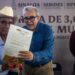 El gobernador Rocha Moya entregó títulos de propiedad a más de 3 mil familias de Guasave