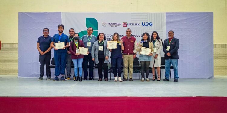 UPTLAX fortalece investigación científica con ciclo de conferencias y talleres especializados en biotecnología 2025