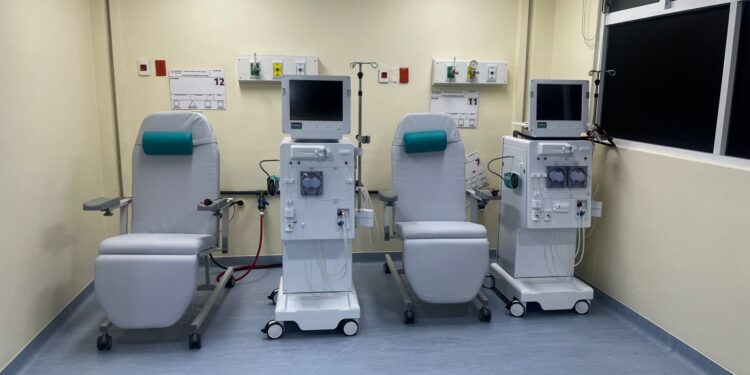 Renueva ISSSTE equipamiento del servicio de hemodiálisis del Hospital General de Tlaxcala