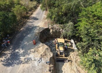 Gobierno del Estado de Colima rehabilita 12 tramos carreteros en el municipio de Manzanillo