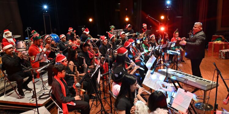 Continúa la cartelera navideña de Cultura Colima en el Teatro Hidalgo