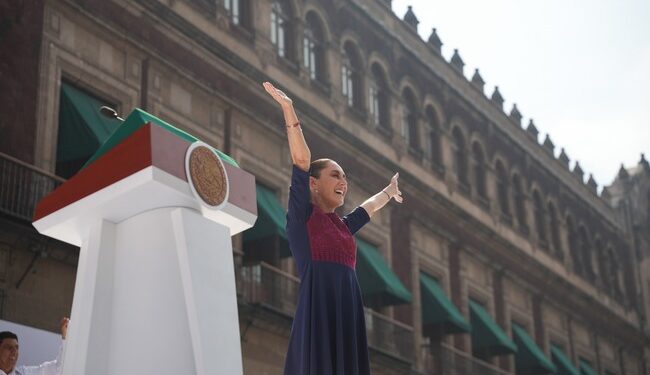 Ante 600 mil personas en el Zócalo, Presidenta sostiene: México avanza con dignidad, justicia, unidad y con la fuerza invencible del pueblo