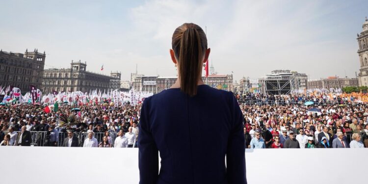 Sheinbaum reafirma fortaleza de la 4T ante más de 600 mil personas en el Zócalo