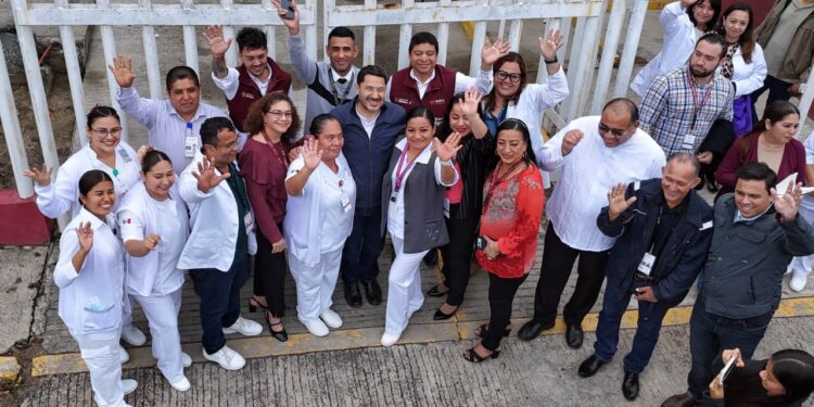 Fortalece Martí Batres primer nivel de atención del ISSSTE en Veracruz con La Clínica es Nuestra