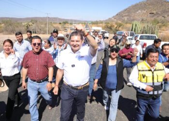 Avanza gobierno federal con carretera que conectará a la mixteca poblana con Oaxaca y Guerrero