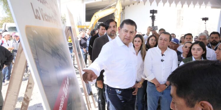 Gobierno estatal mejora calidad del agua con obra de saneamiento del Atoyac