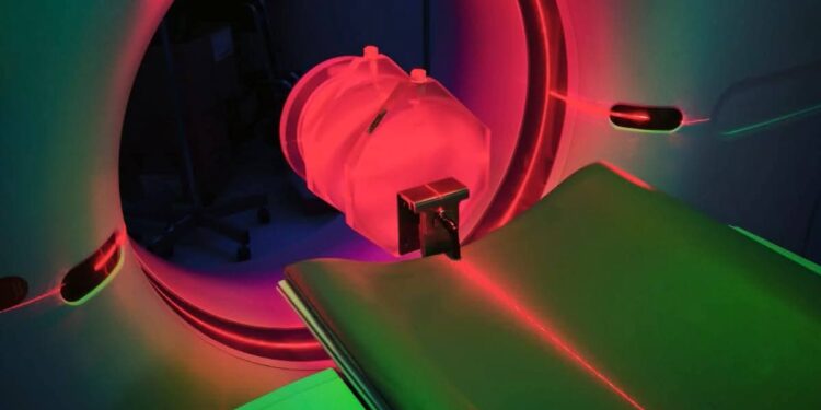 HRAE del ISSSTE en Estado de México retoma servicio de tomógrafo con más de 200 estudios realizados