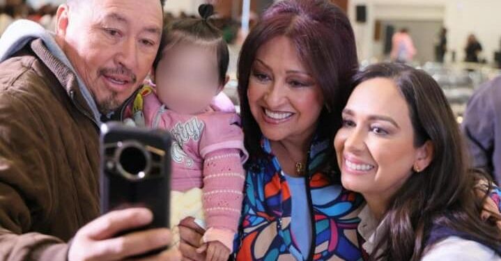 Encabeza Lorena Cuéllar quinta entrega de becas para la primera infancia en Tlaxcala