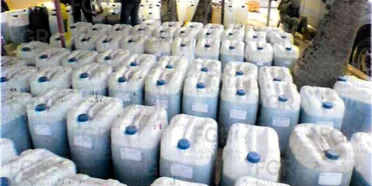 FGR obtiene sentencia de ocho años de prisión contra tres personas por posesión ilícita de hidrocarburo en Guerrero