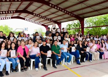Guamúchil, pionero en cursos de Inteligencia Artificial en ICATSIN: Brenda García Félix