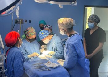 Beneficia HG del ISSSTE en Querétaro a bebé de tres meses con exitosa cirugía para corregir labio hendido