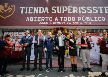Inaugura Martí Batres nueva sucursal del SuperISSSTE en Tlalnepantla, Estado de México