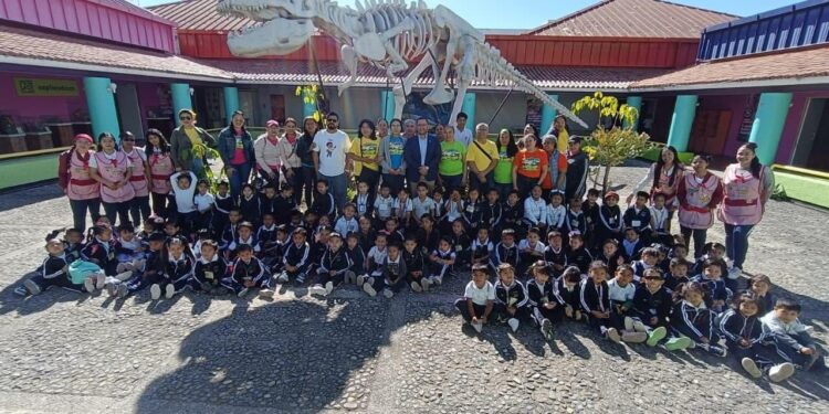 Fortalece el gobierno estatal su compromiso con la ciencia y la educación a través del Museo La Avispa