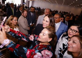 Entrega Gobernadora apoyos a emprendedoras con “Mi Negocio Pa’Delante”