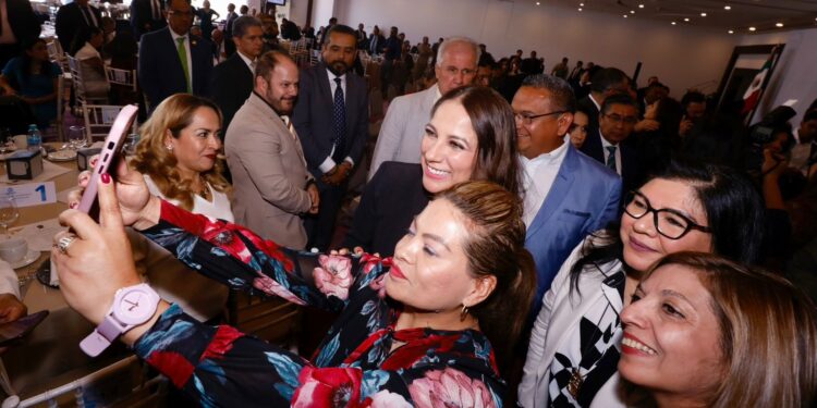 Entrega Gobernadora apoyos a emprendedoras con “Mi Negocio Pa’Delante”