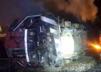 Descarrila tren en Cuyutlán con 22 vagones; se reportan tres personas lesionadas