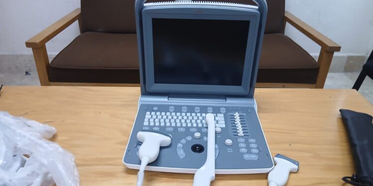 Cumple Martí Batres con entrega de equipo de ultrasonido en CMFEQ de Tampico, Tamaulipas