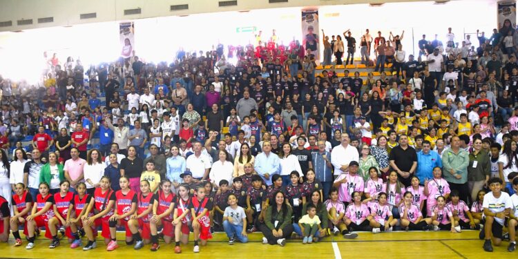 Se enciende el pebetero en los Juegos Deportivos Escolares de Educación Básica 2026