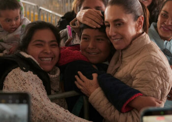 Reivindicamos los derechos agrarios de las mujeres: Claudia Sheinbaum; la Presidenta entrega títulos agrarios a mujeres en CDMX