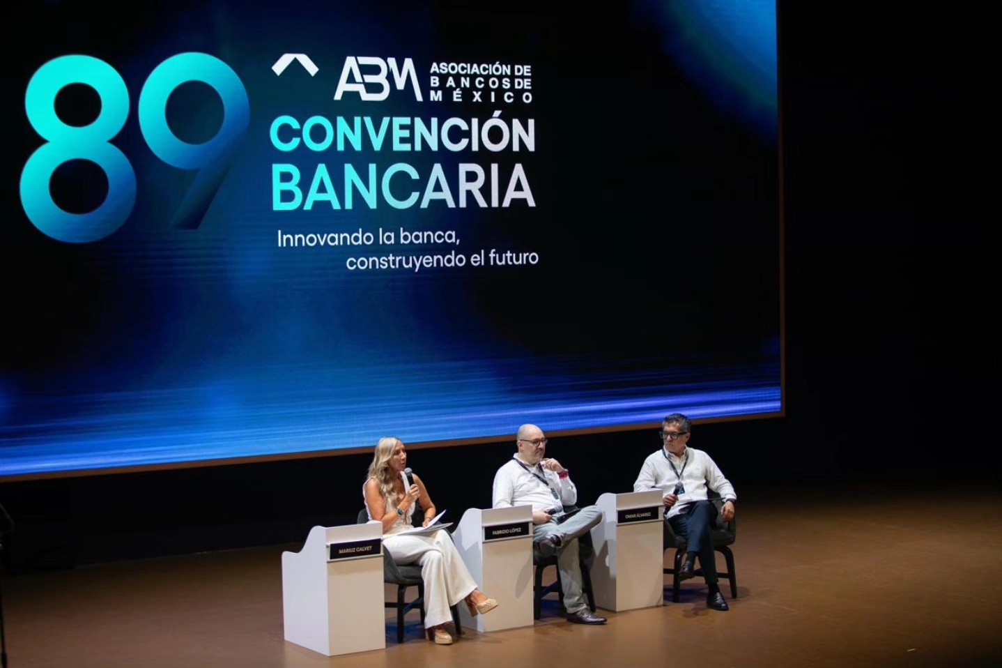 Roberto Arandia acude a 89ª Convención Bancaria de la AMB