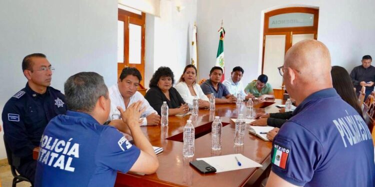 Encabeza gobernador Alejandro Armenta Mier mesa de paz en microrregión 21